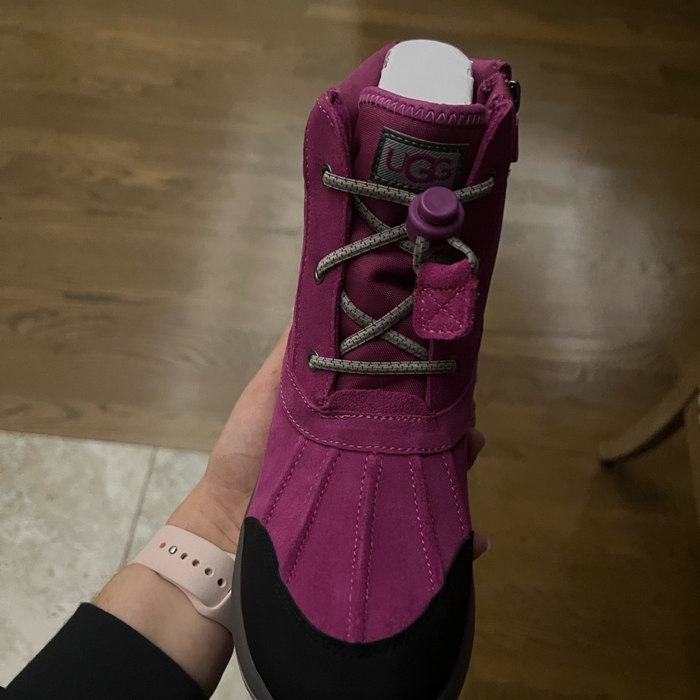 Kids uggs brand new